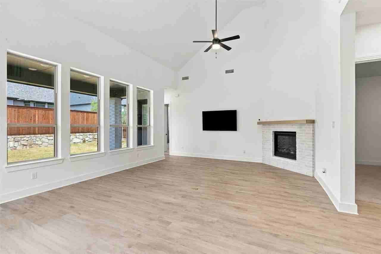 7424 Lilypad Ln - Photo 6 of 28