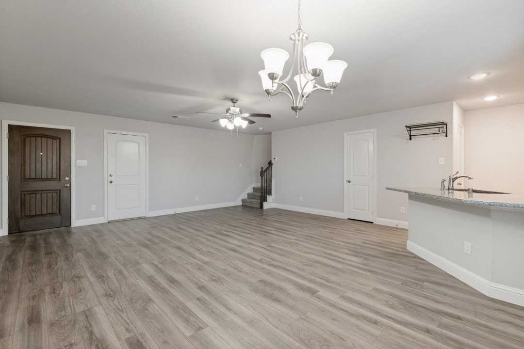 6815 Jade Dr - Photo 2 of 12