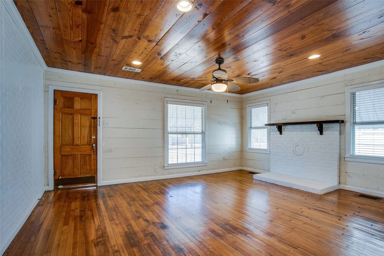 318 S Walker St - Photo 5 of 37
