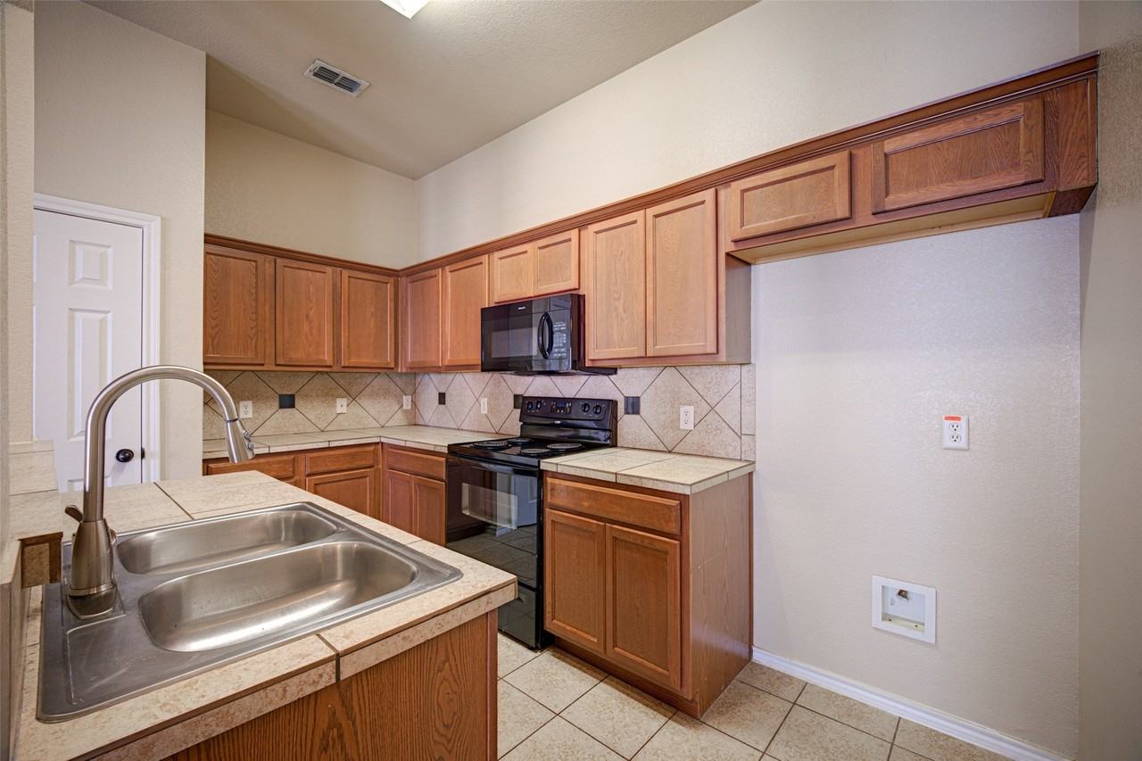 1314 Piedmont Dr - Photo 7 of 23