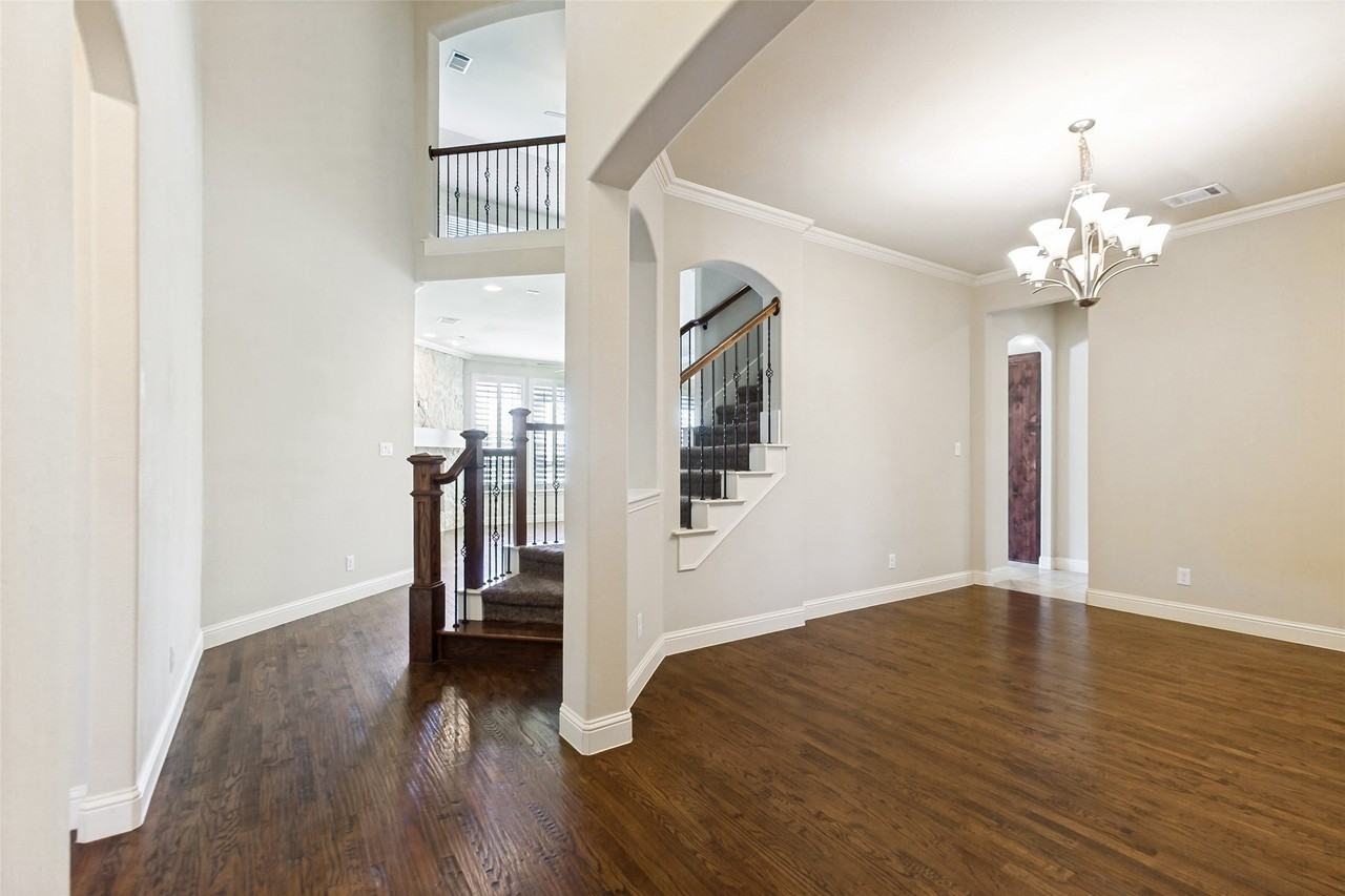 204 Whitewing Ln - Photo 3 of 32