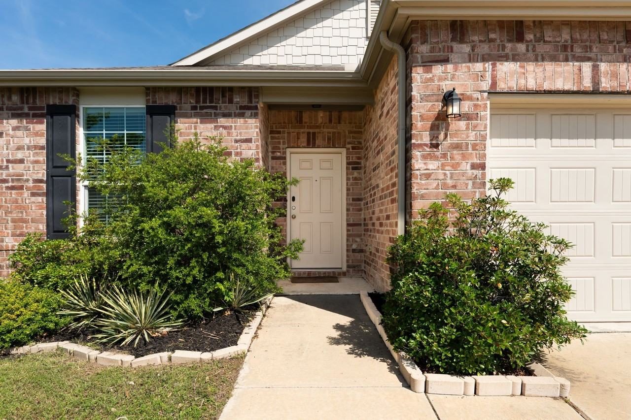 315 Citrus Dr - Photo 3 of 36