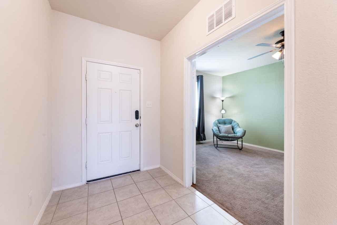 315 Citrus Dr - Photo 4 of 36