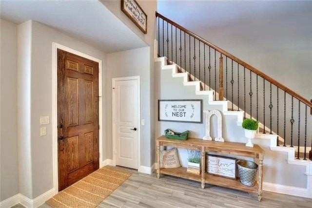 616 Crockett Dr - Photo 2 of 9