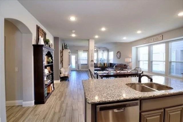 616 Crockett Dr - Photo 5 of 9
