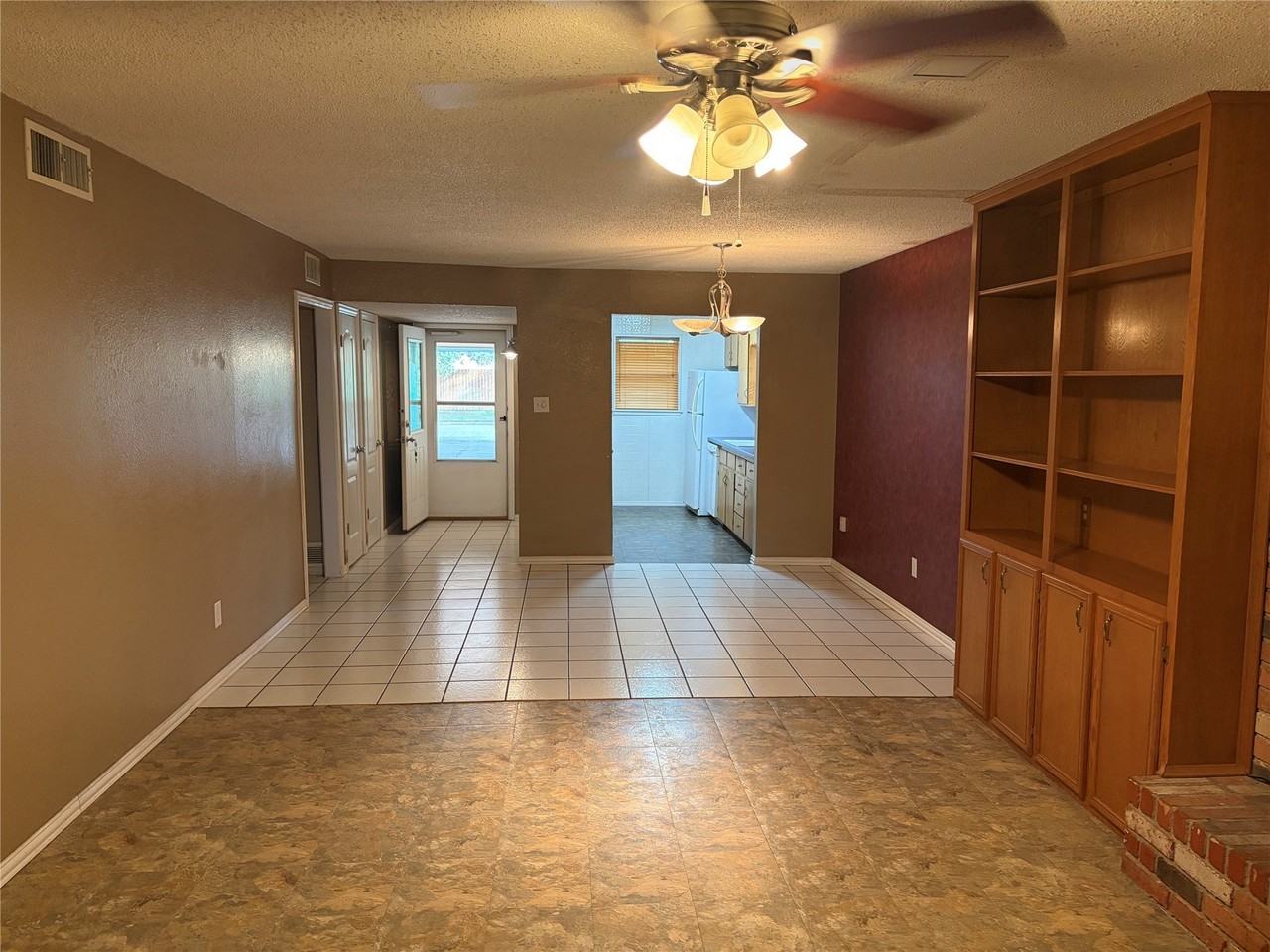 3325 S 15th St - Photo 4 of 24