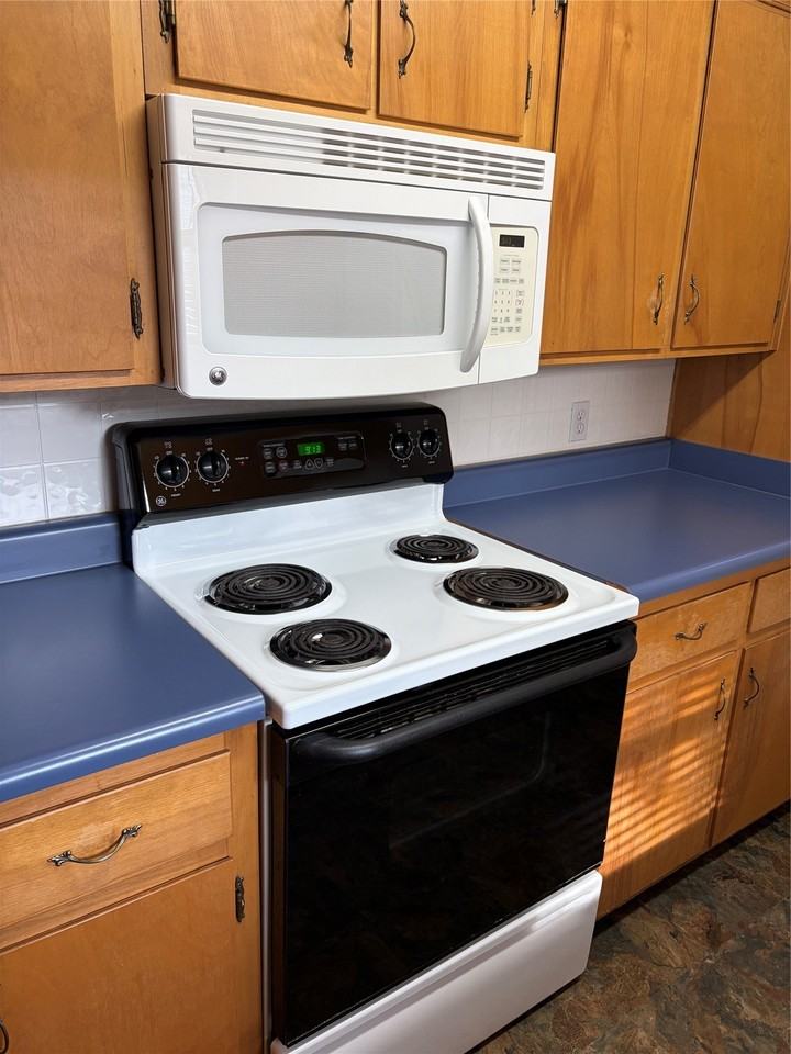 3325 S 15th St - Photo 7 of 24