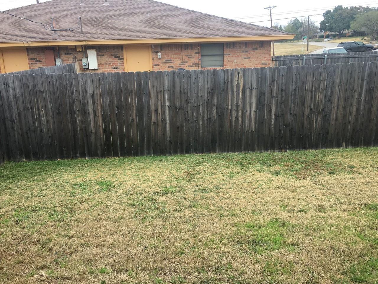 590 Scotland Ct - Photo 2 of 10