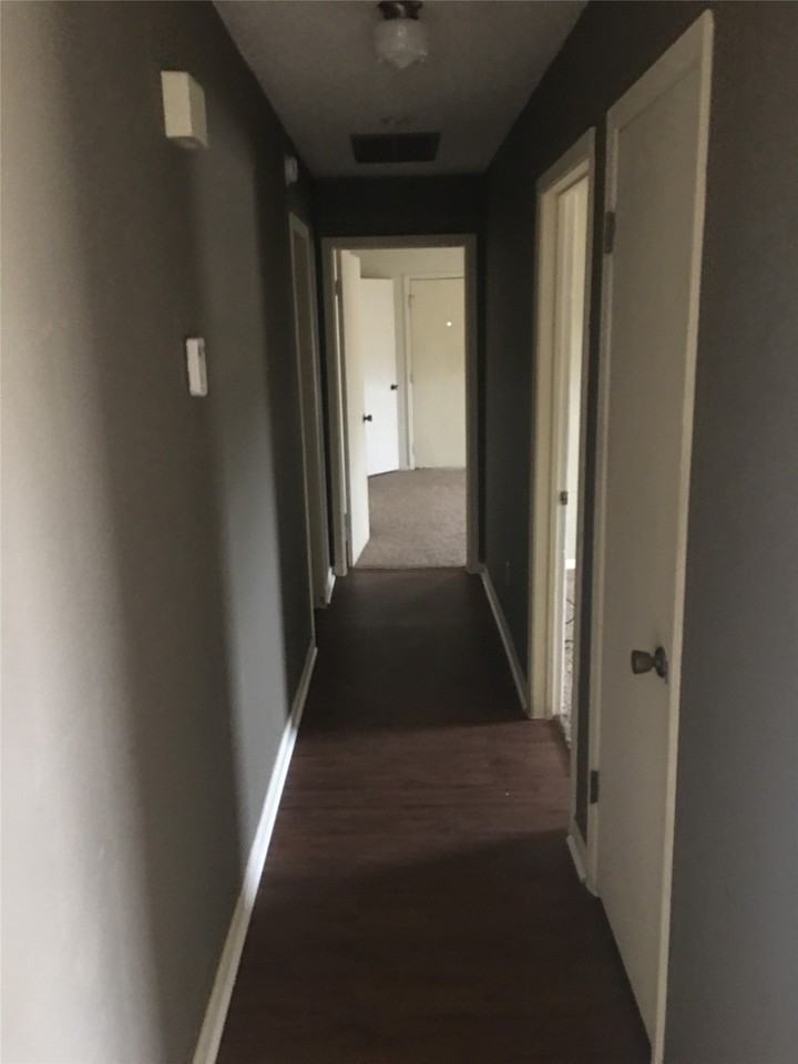 590 Scotland Ct - Photo 7 of 10