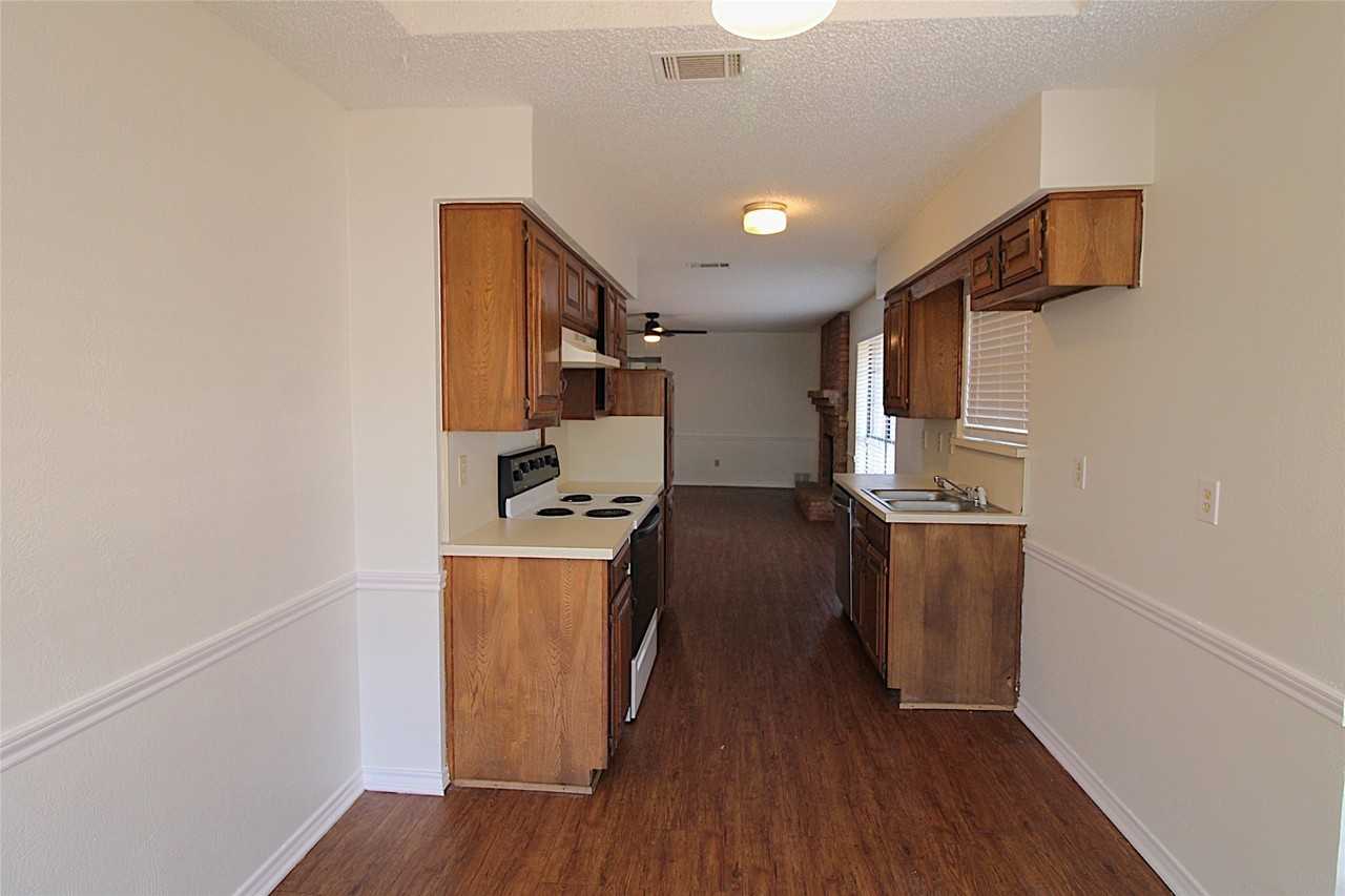 1232 Mockingbird Ln - Photo 4 of 9