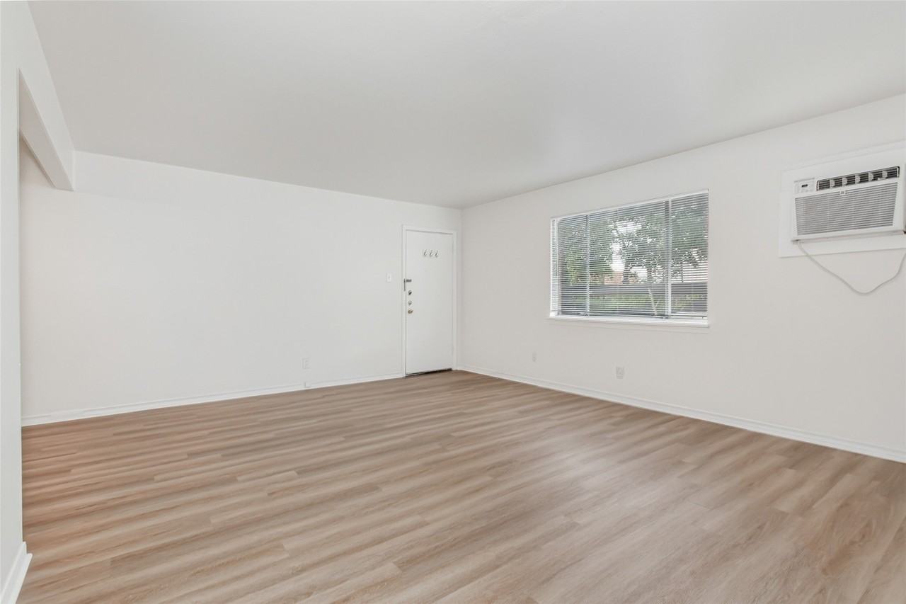 5717 Mccommas Blvd #C - Photo 3 of 17