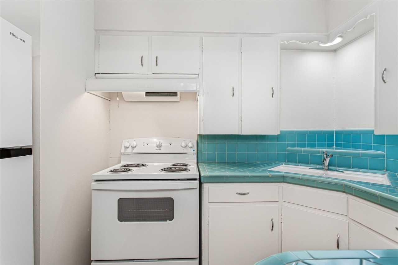 5717 Mccommas Blvd #C - Photo 6 of 17