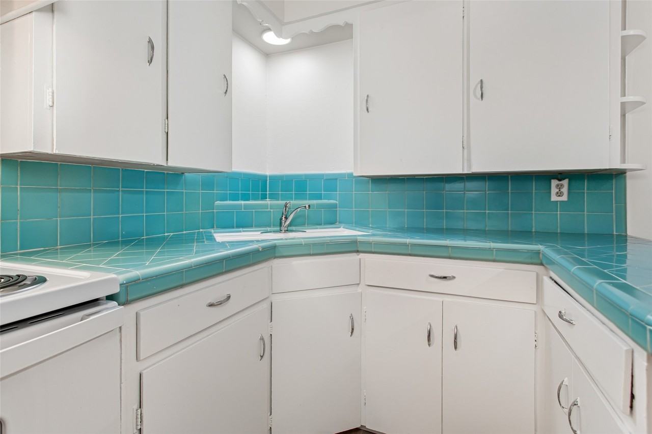5717 Mccommas Blvd #C - Photo 7 of 17