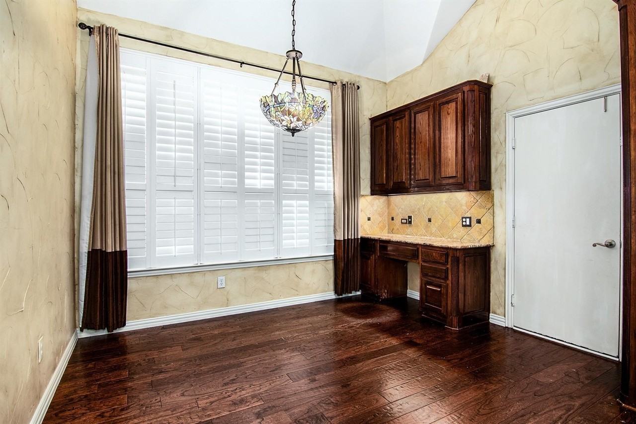 3417 Burnet Dr - Photo 5 of 36