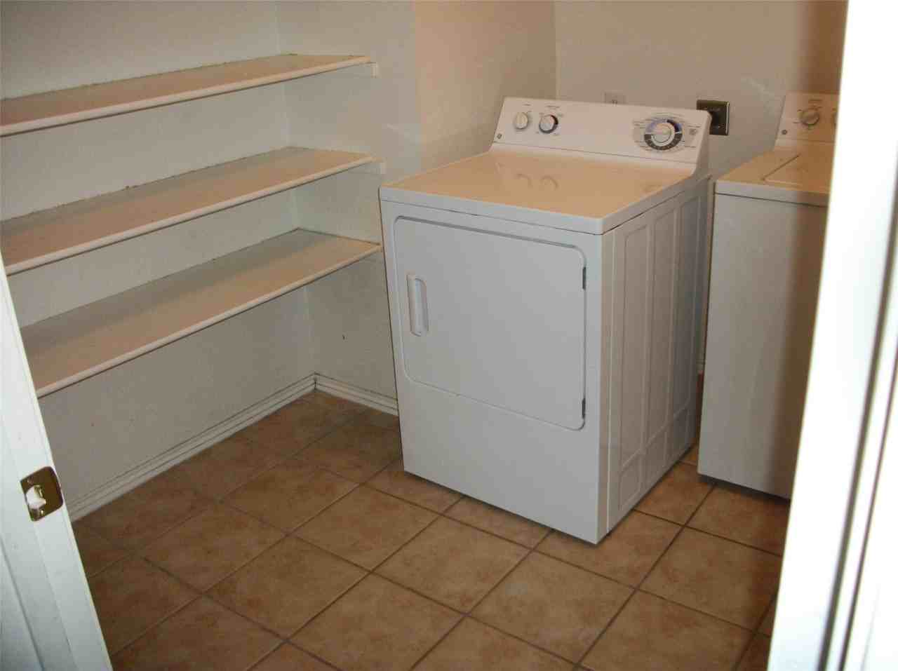 1325 Pepperidge Ln - Photo 5 of 5