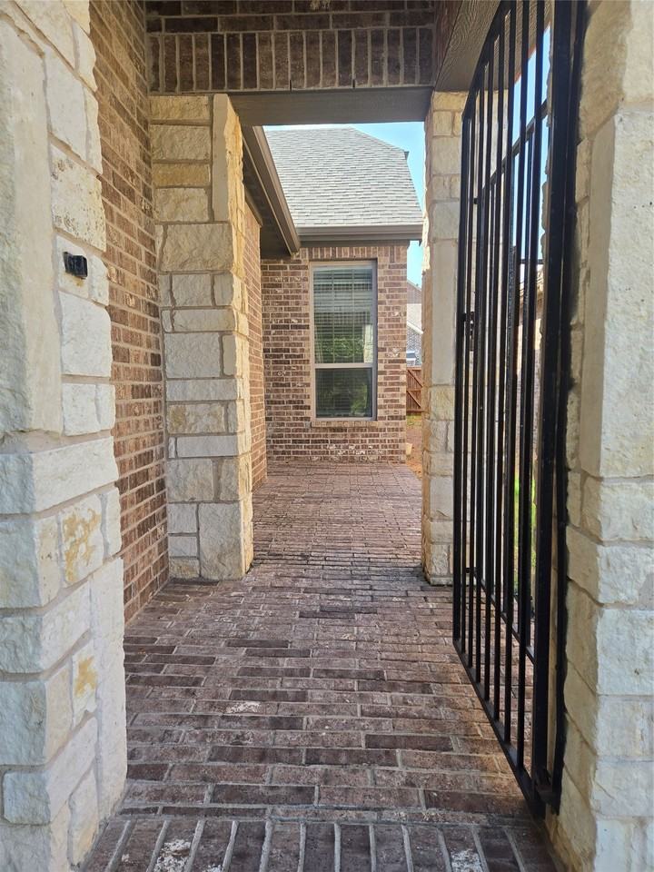 612 Arma Rd - Photo 3 of 36