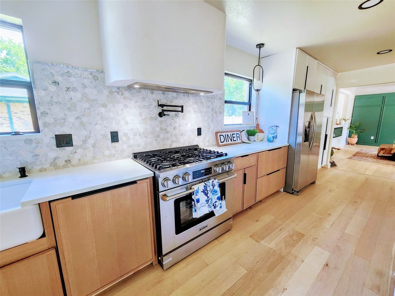 2908 Washington St - Photo 6 of 20