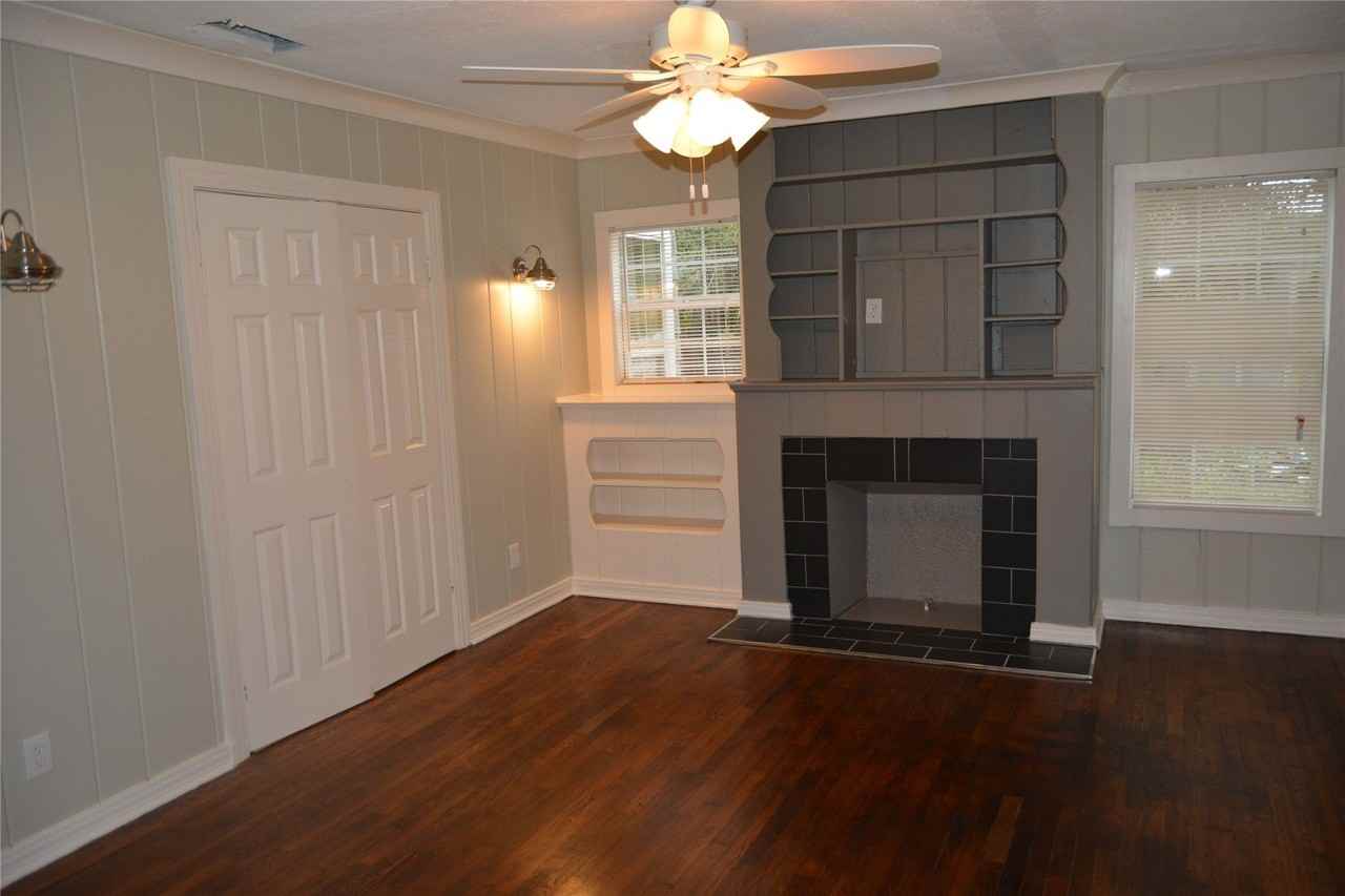 712 W Cantey St - Photo 2 of 8