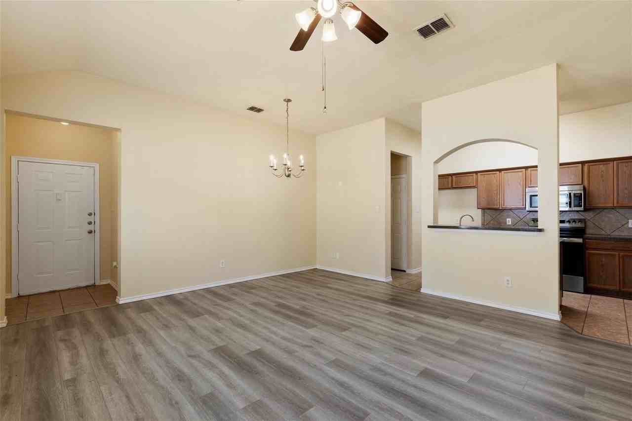 1213 Redman Ave - Photo 4 of 19
