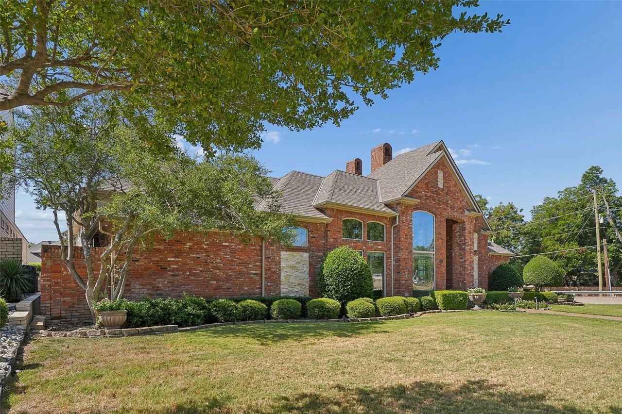 5604 Bent Creek Trl - Photo 2 of 33