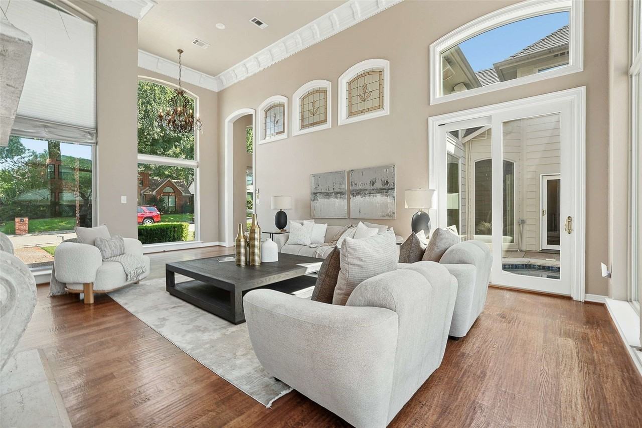 5604 Bent Creek Trl - Photo 4 of 33