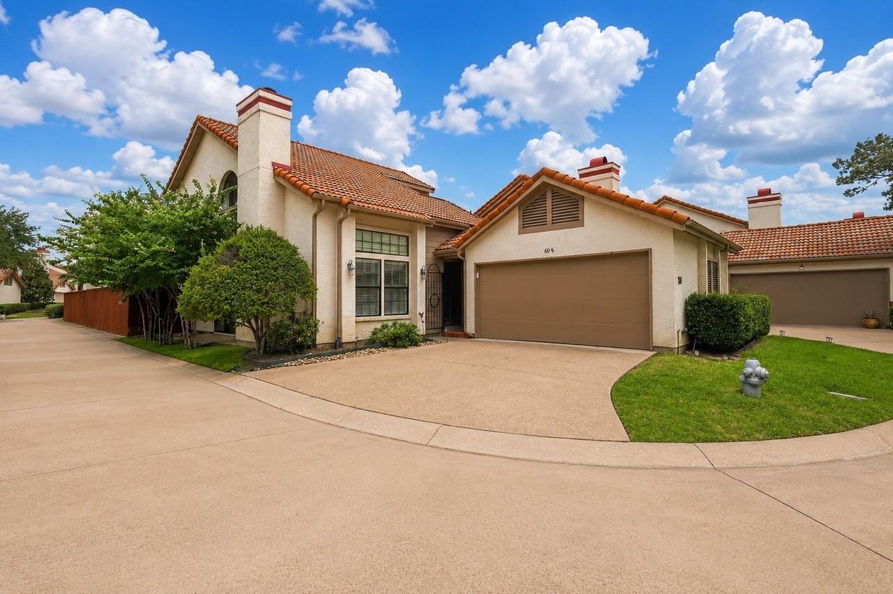 608 Fiesta Cir - Photo 2 of 27