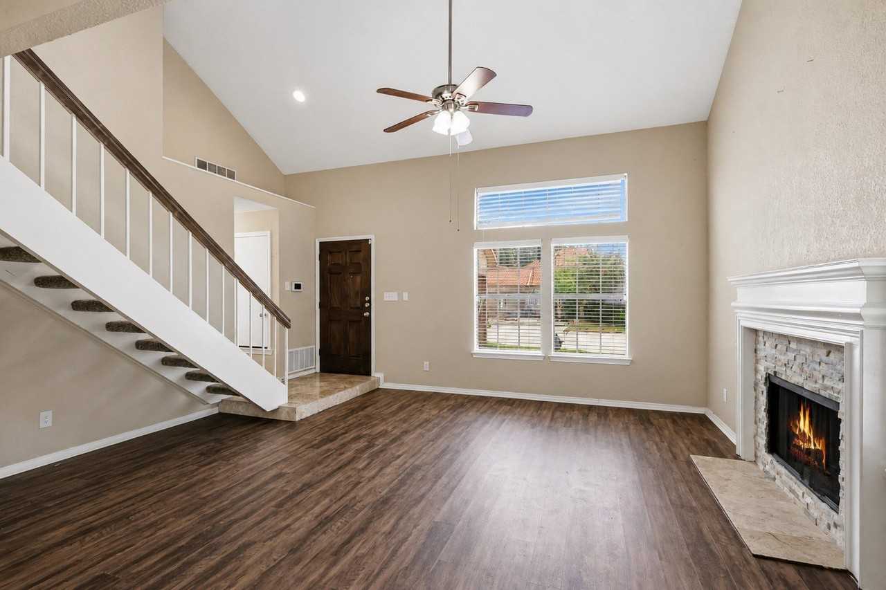 608 Fiesta Cir - Photo 5 of 27