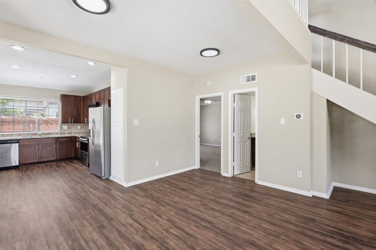 608 Fiesta Cir - Photo 7 of 27