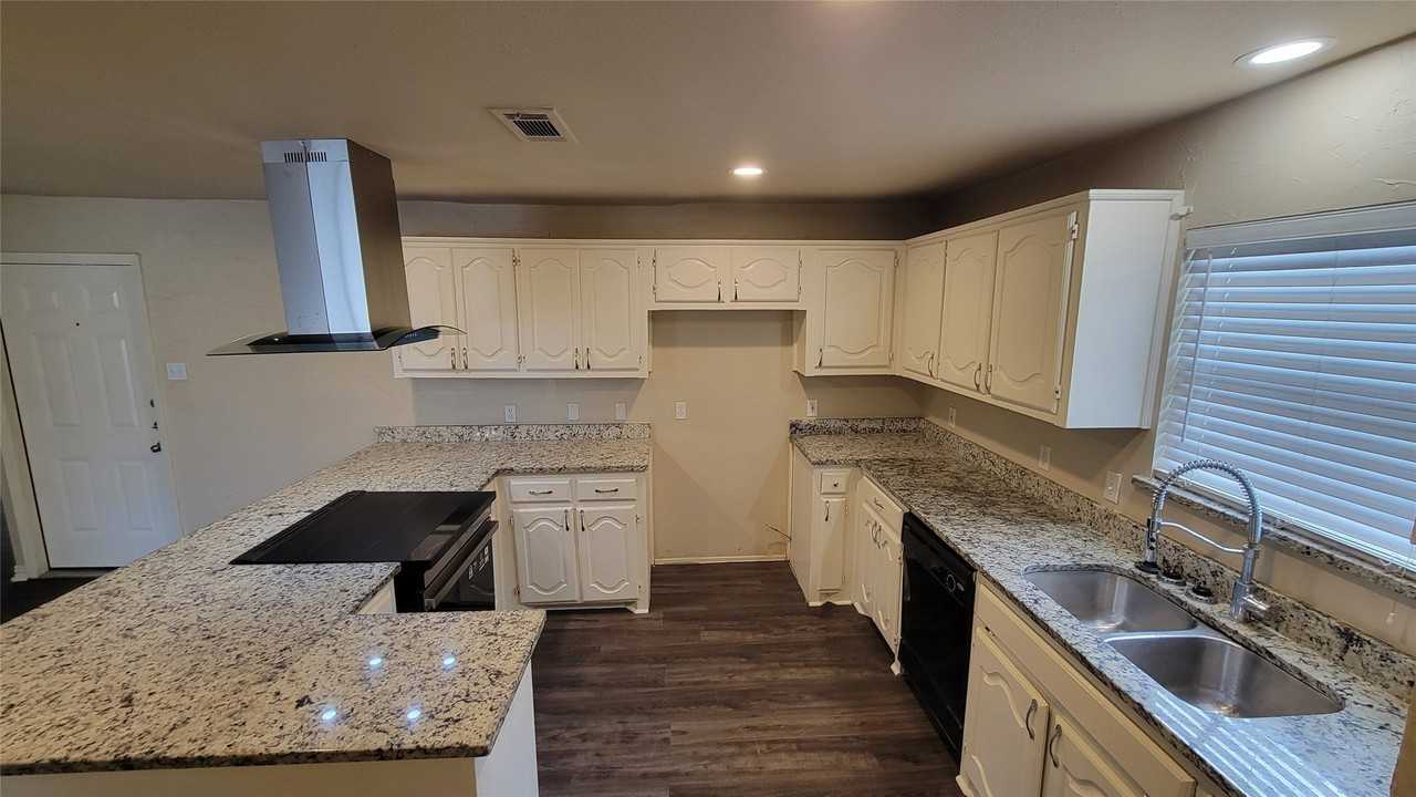 3085 Windmill Ln - Photo 3 of 22