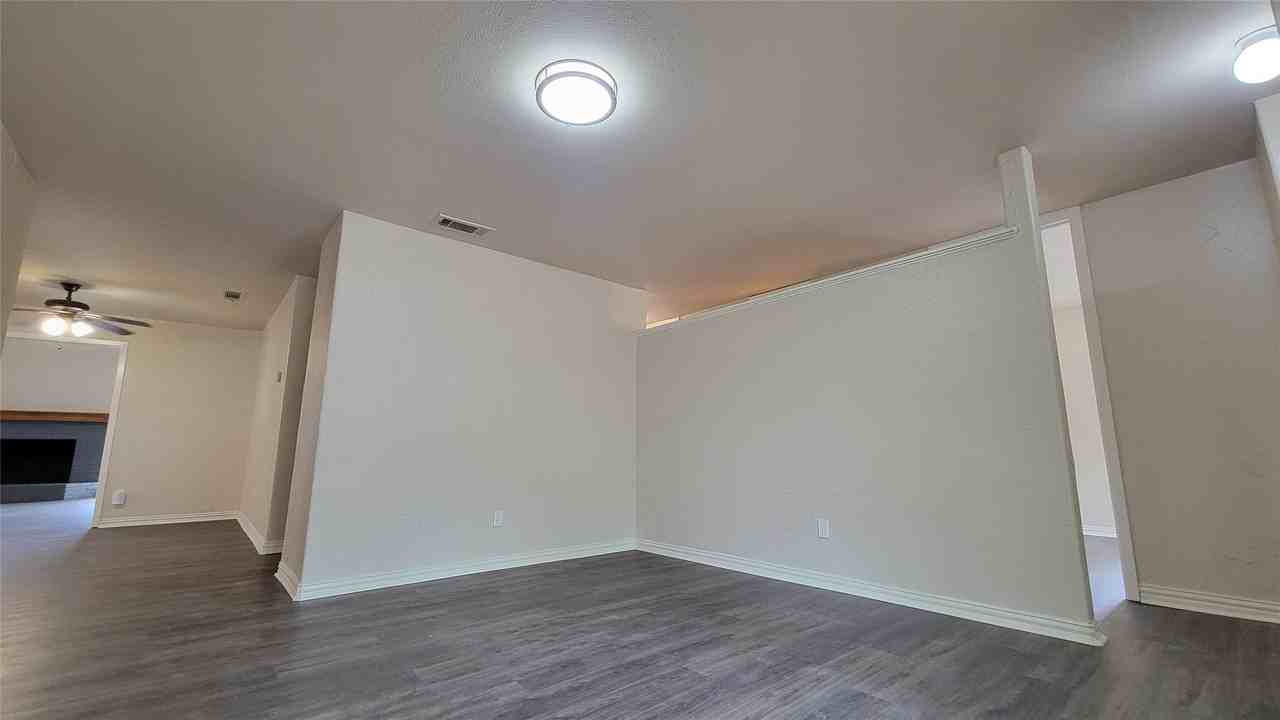 3085 Windmill Ln - Photo 5 of 22