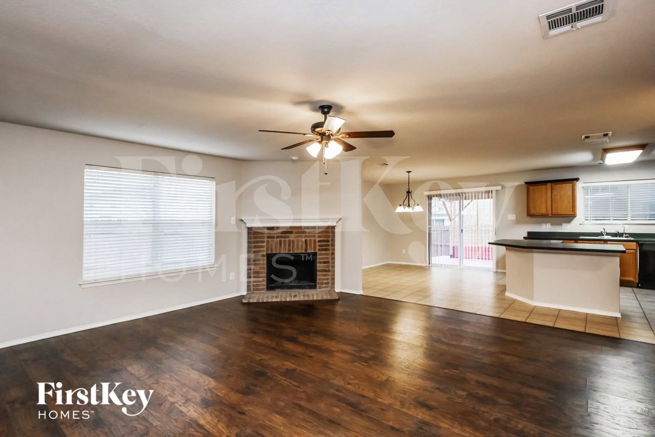 8429 Star Thistle Dr - Photo 5 of 15