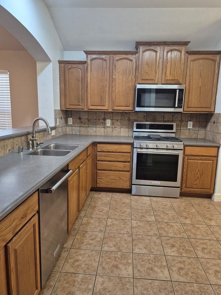 3516 Goldstone Dr - Photo 6 of 26