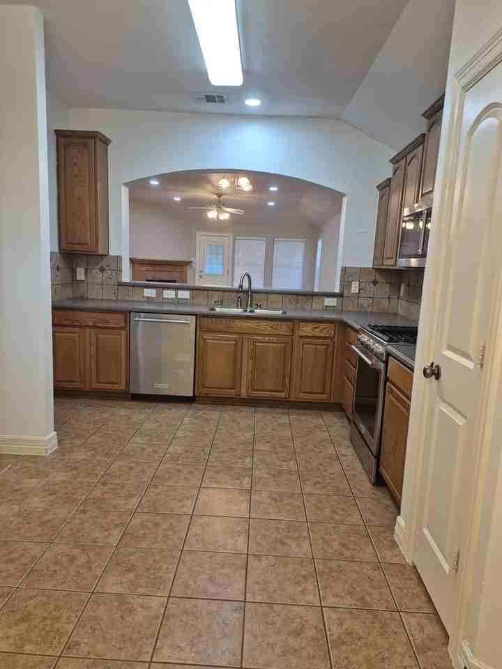 3516 Goldstone Dr - Photo 7 of 26