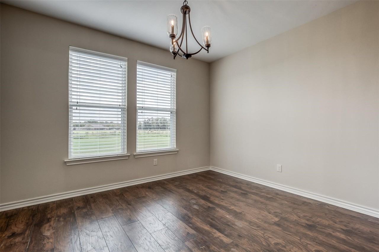 110 Eagle Meadow Dr - Photo 4 of 17