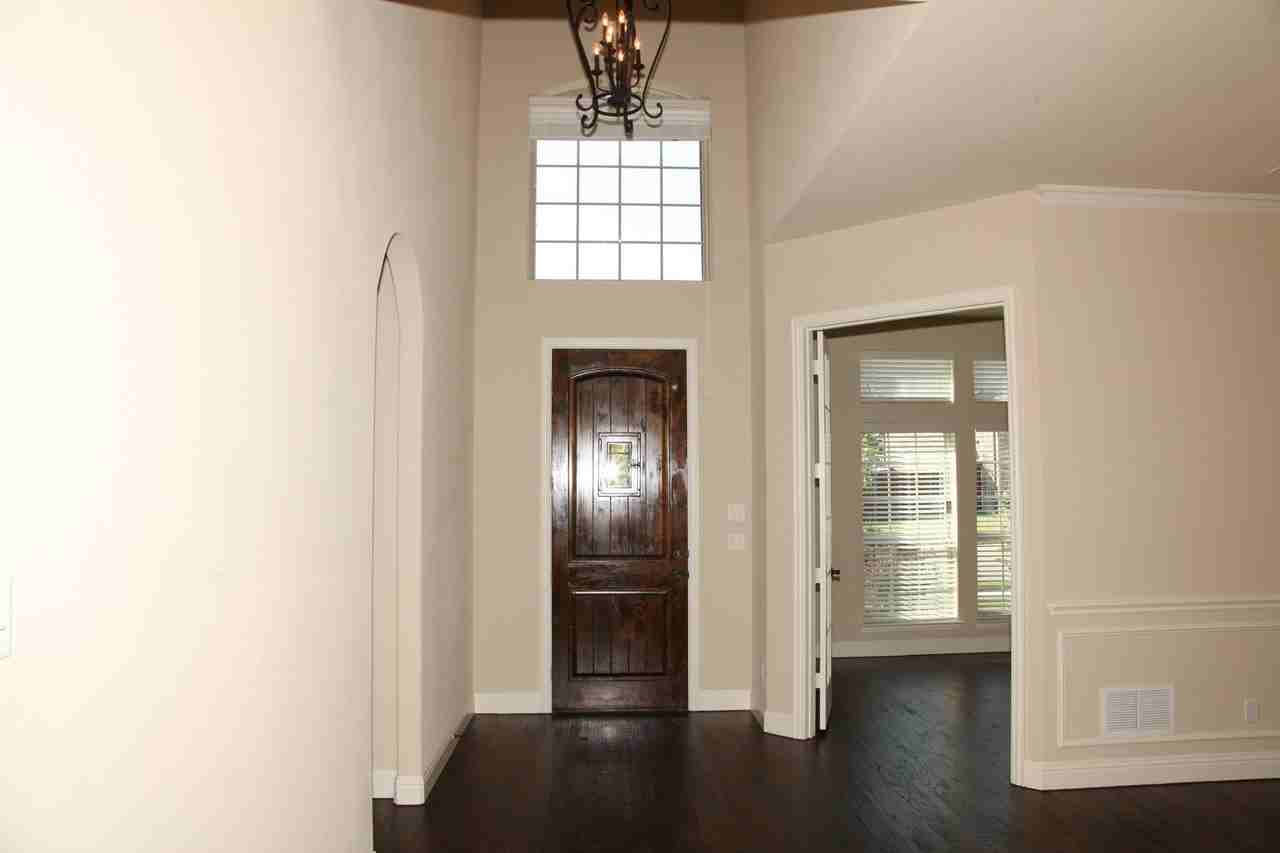 2025 Menominee Dr - Photo 3 of 35