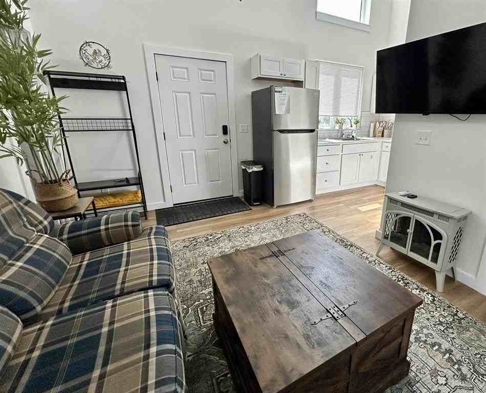 1008 Canyon View Ave #B - Photo 3 of 5
