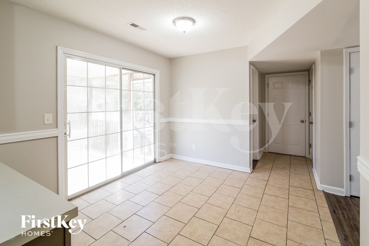 6721 Bent Creek Dr - Photo 6 of 16