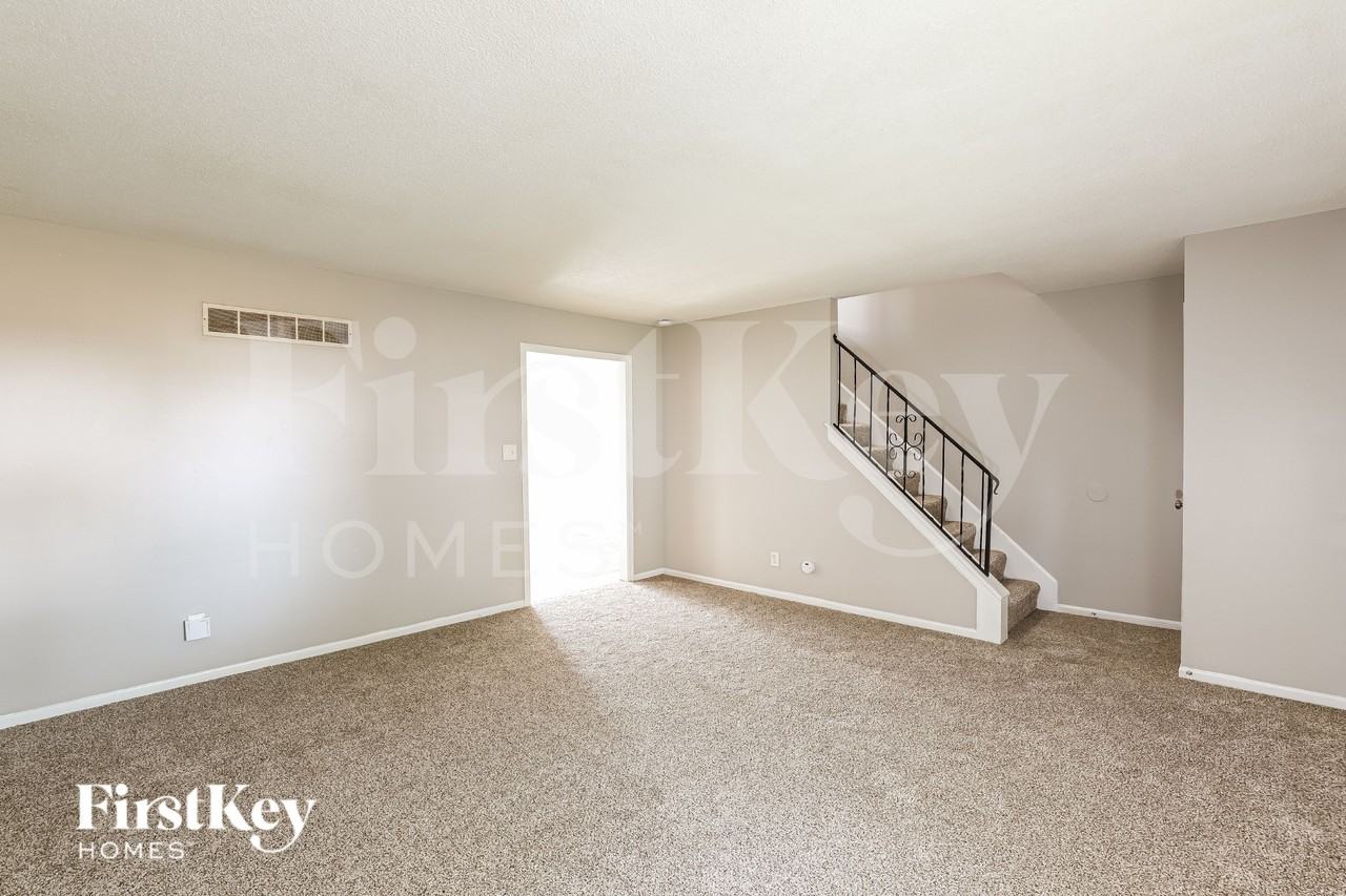 6107 E 127th St - Photo 2 of 16