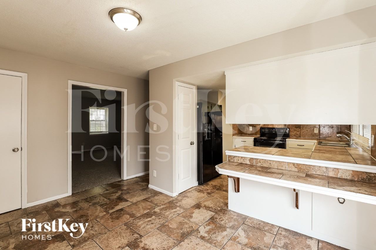6107 E 127th St - Photo 6 of 16