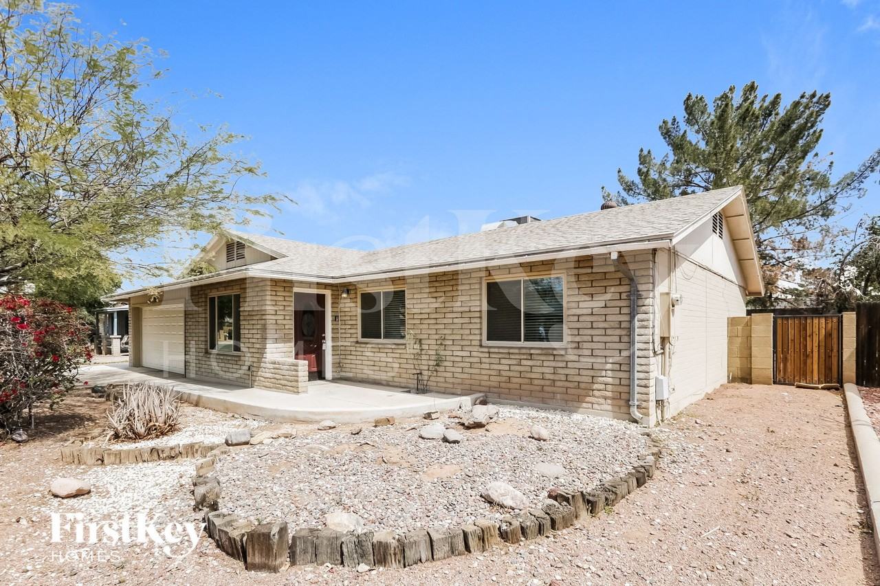 5715 S Siesta Ln - Photo 2 of 15