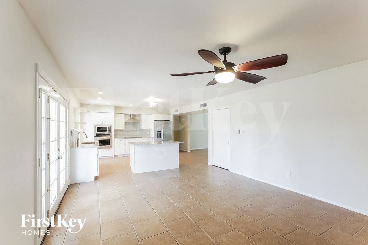5715 S Siesta Ln - Photo 6 of 15