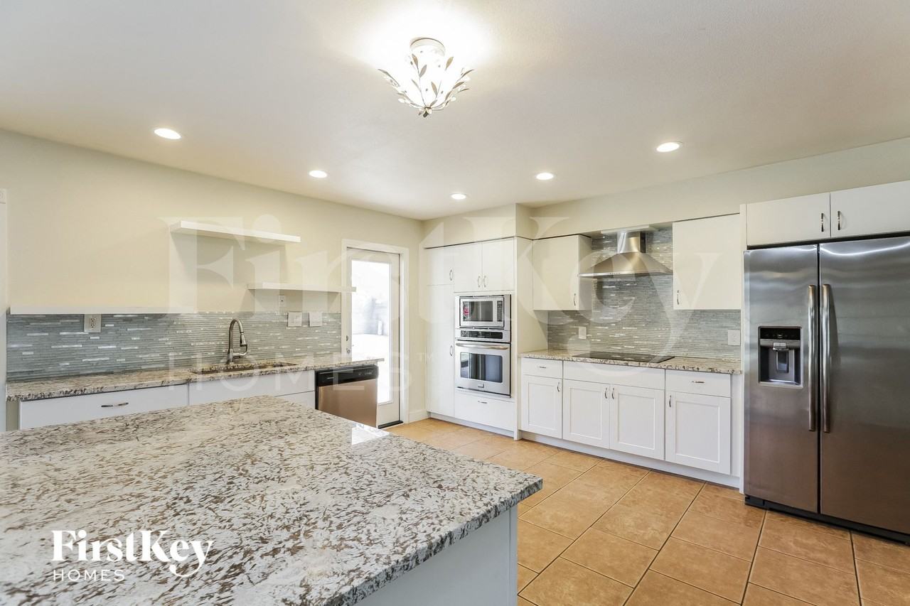 5715 S Siesta Ln - Photo 7 of 15