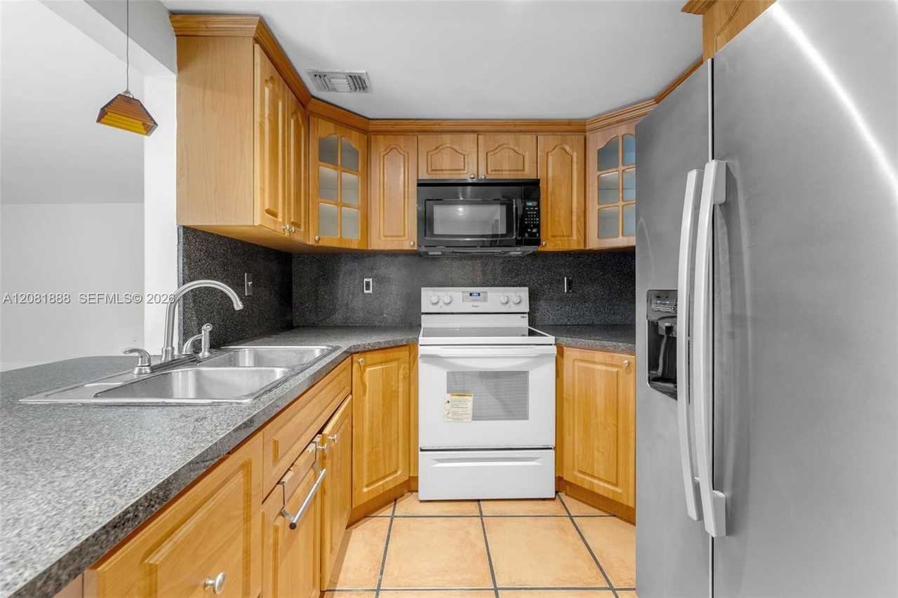 Nw 9th Street Cir #103 - Photo 7 of 8