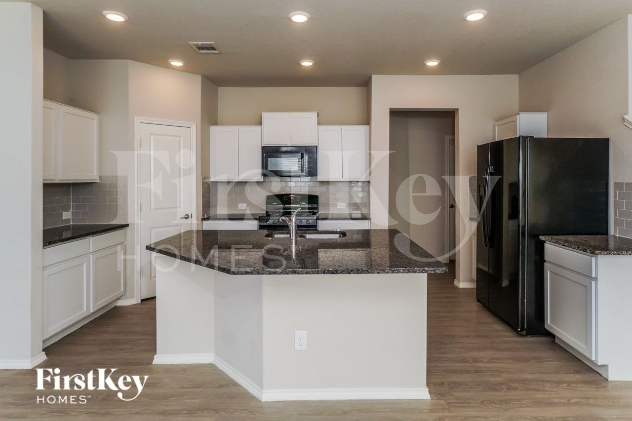 5232 Honeyflower - Photo 5 of 16