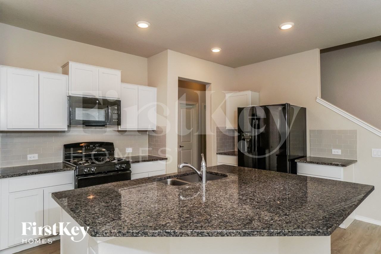 5232 Honeyflower - Photo 6 of 16
