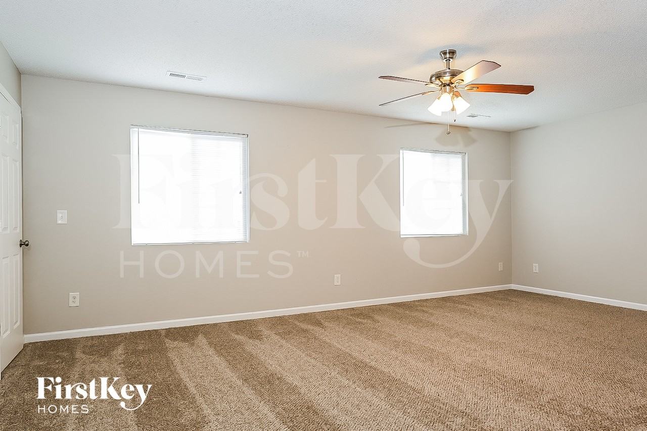 5105 Mallison Way - Photo 7 of 15