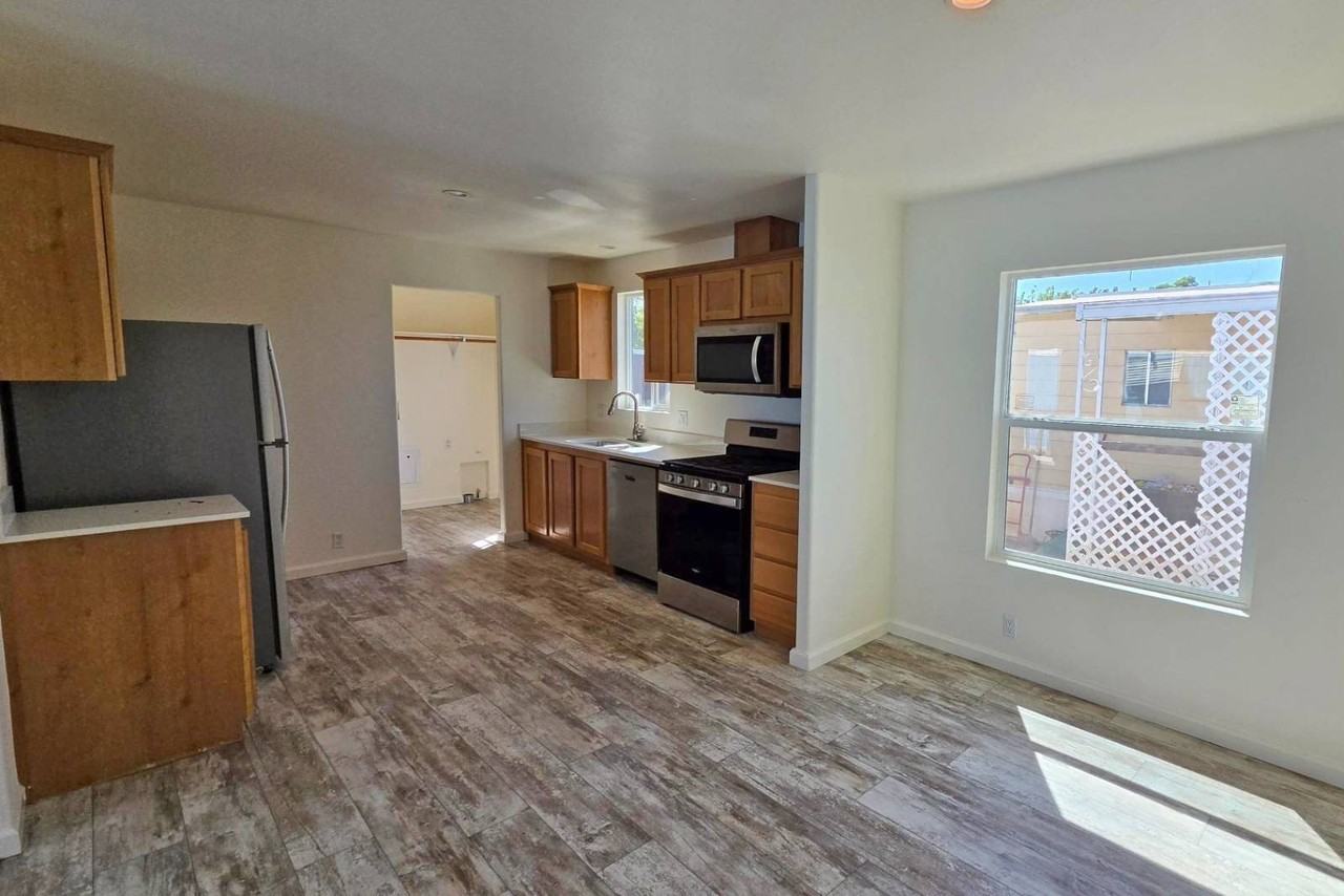 550 Harrison St #FV06 - Photo 2 of 9
