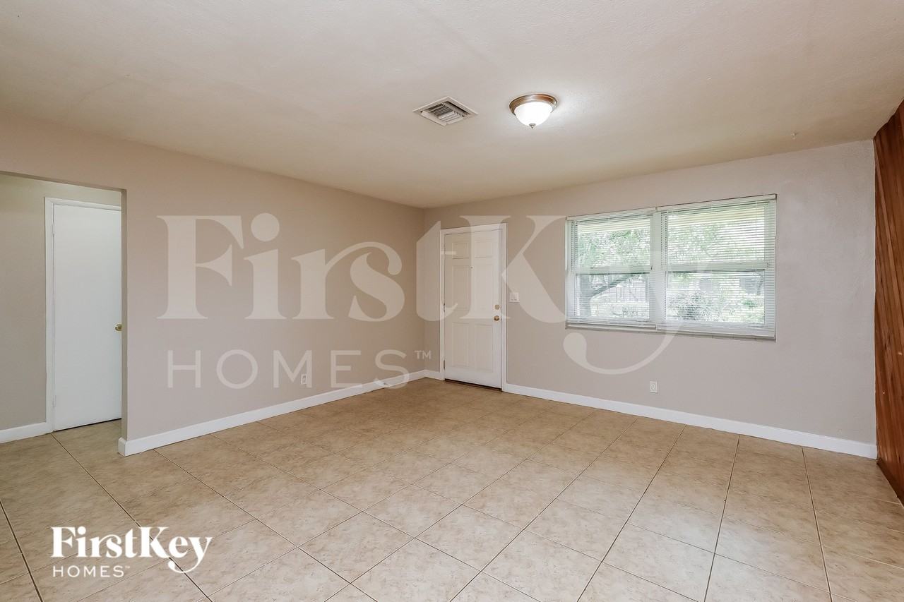4620 Swave - Photo 3 of 16