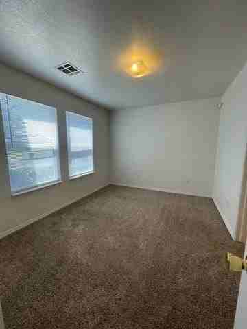 421 Poppy Ln - Photo 5 of 25