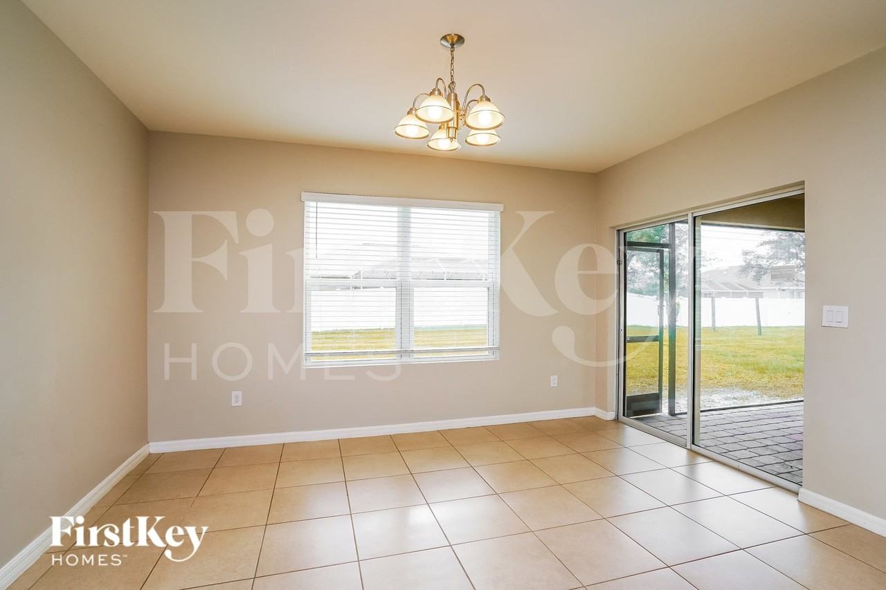 4333 Sw 9th Pl - Photo 5 of 17